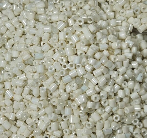 Cut Cream Cut, green moti, Glass Beads, seed beads lustur, round rocailles,